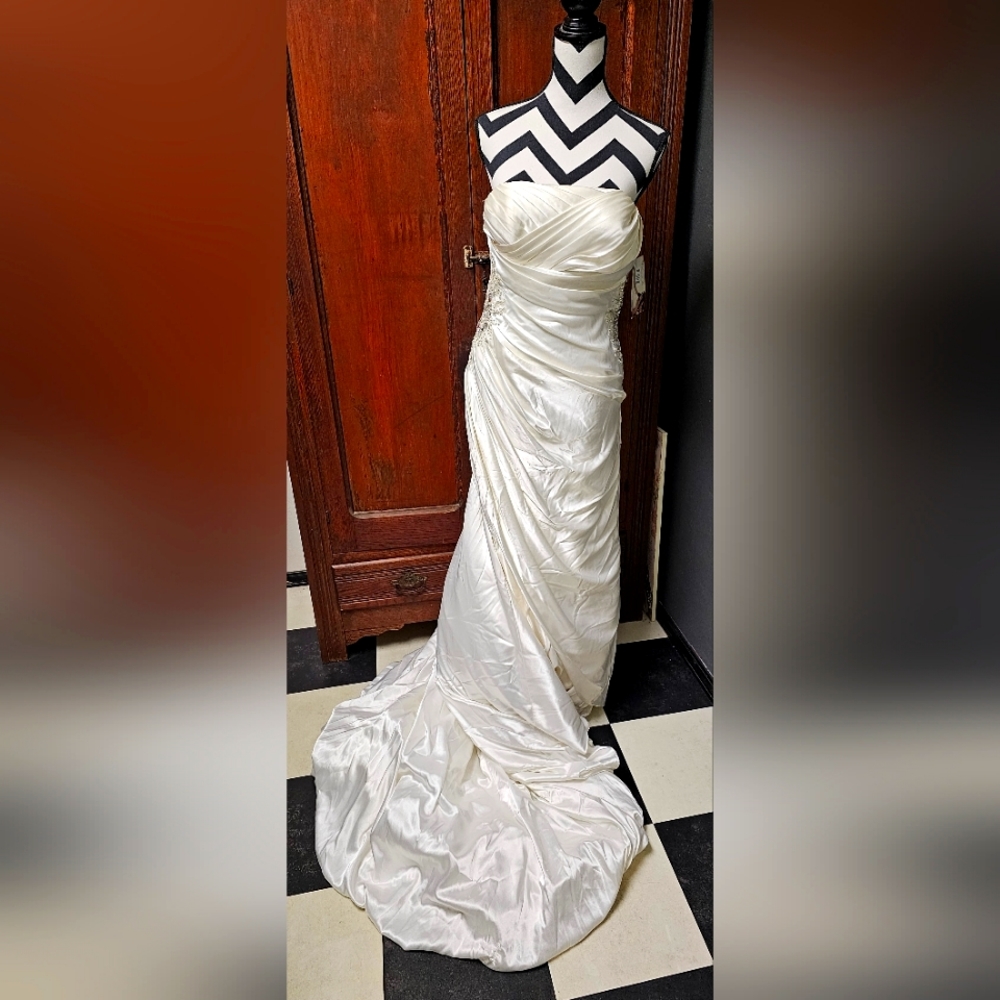 Impression Bridal Dress D.White style#3041 size 10